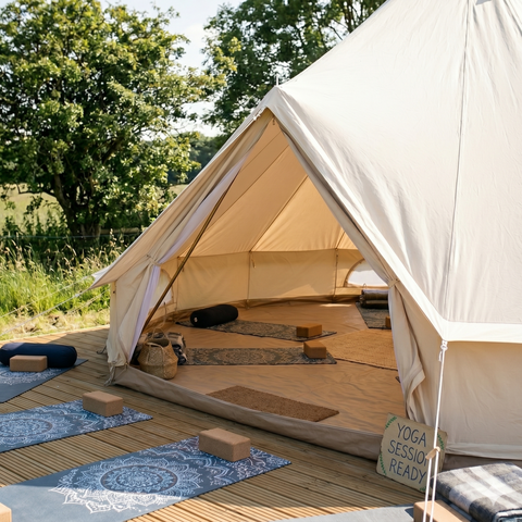 Yoga i et glamping telt – dit eget studie i haven